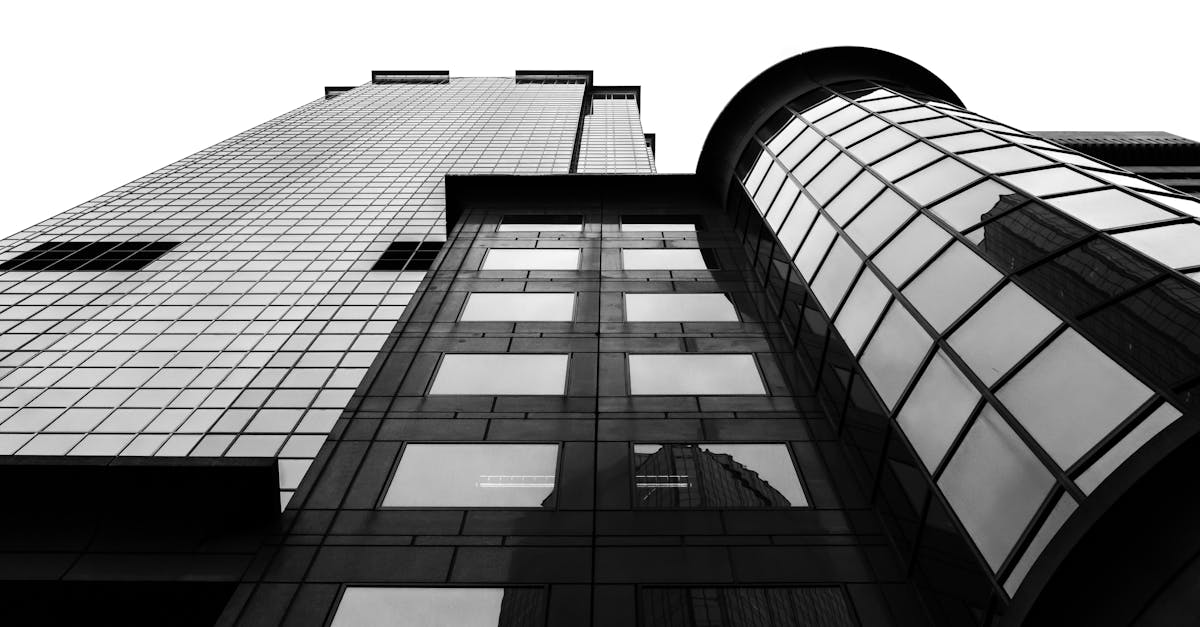 Tips for Efficiently Decluttering Your Living Space